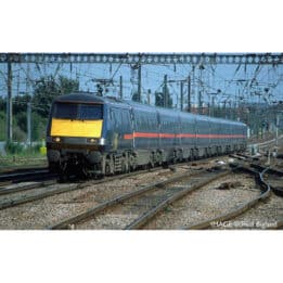 hornby - gner, mk4 open first, coach k, 11288 (r40163) oo gauge