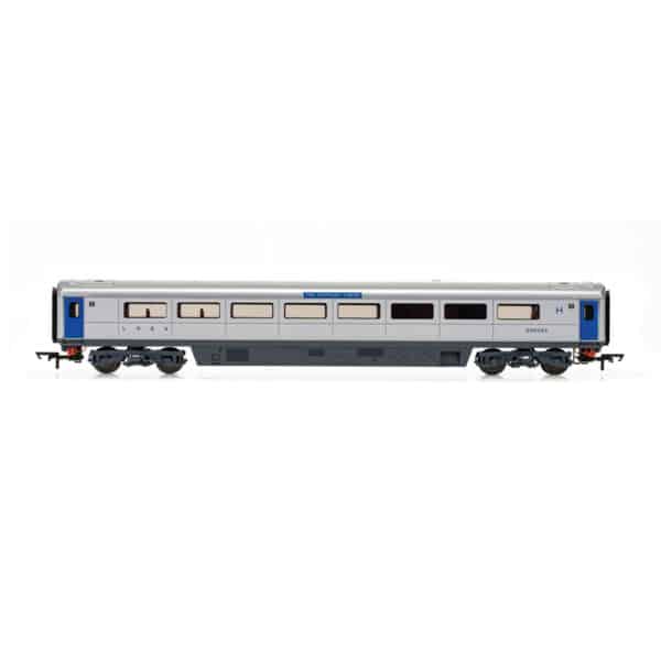 hornby - platinum jubilee of hm queen elizabeth ii, mk3 sliding door, trailer composite catering, er0022 (r40356a) oo gauge