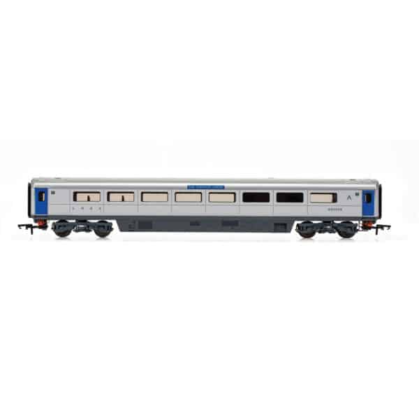 hornby - platinum jubilee of hm queen elizabeth ii, mk3 sliding door, trailer composite catering, er0052 (r40356) oo gauge