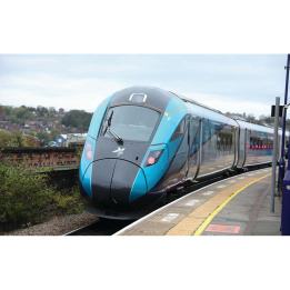 hornby - tpe, class 802/2 'nova 1' train pack (r3908) oo gauge