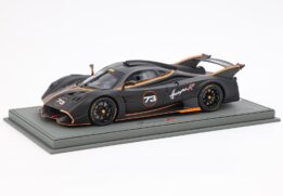 Pagani Huayra R Matt Black and Carbon - Limited Edition - 1:18 Scale Resin Model by BBR (with showcase)