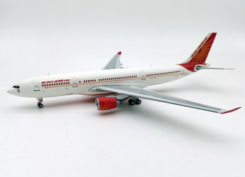 IF332AI1220 - 1/200 AIR INDIA AIRBUS A330-200 VT-IWA WITH STAND