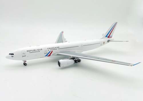 IF332FAF332 - 1/200 FRANCE AIR FORCE AIRBUS A330-243 F-UJCS WITH STAND