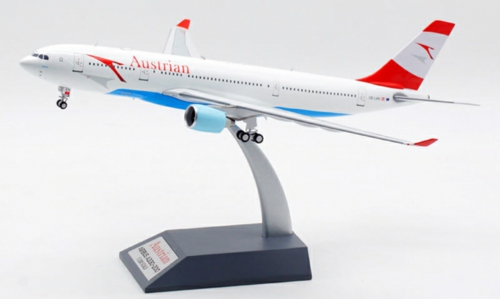 IF332OE0720 - 1/200 AUSTRIAN AIRLINES AIRBUS A330-223 OE-LAN WITH STAND