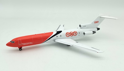IF722TNT0320 - 1/200 TNT BOEING 727-200 OY-SES WITH STAND