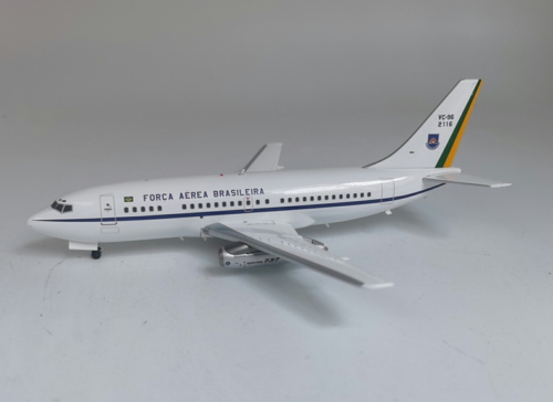 IF732BRS01 - 1/200 BRAZIL - AIR FORCE BOEING 737-200 2116 WITH STAND