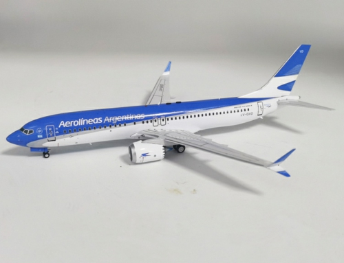 IF73MLV1020 - 1/200 AEROLINEAS ARGENTINAS BOEING 737-8 MAX LV-GVD WITH STAND