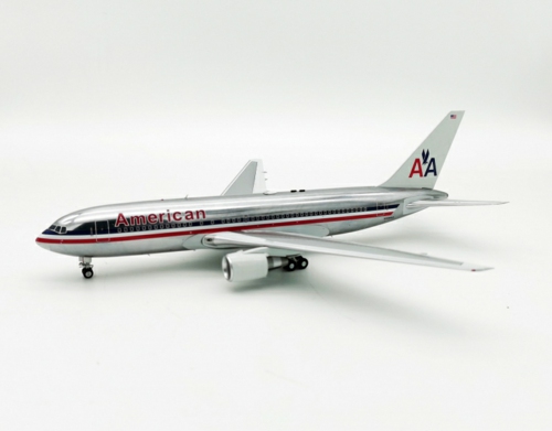 IF762AA1221 - 1/200 AMERICAN AIRLINES BOEING 767-223/ER N338AA WITH STAND
