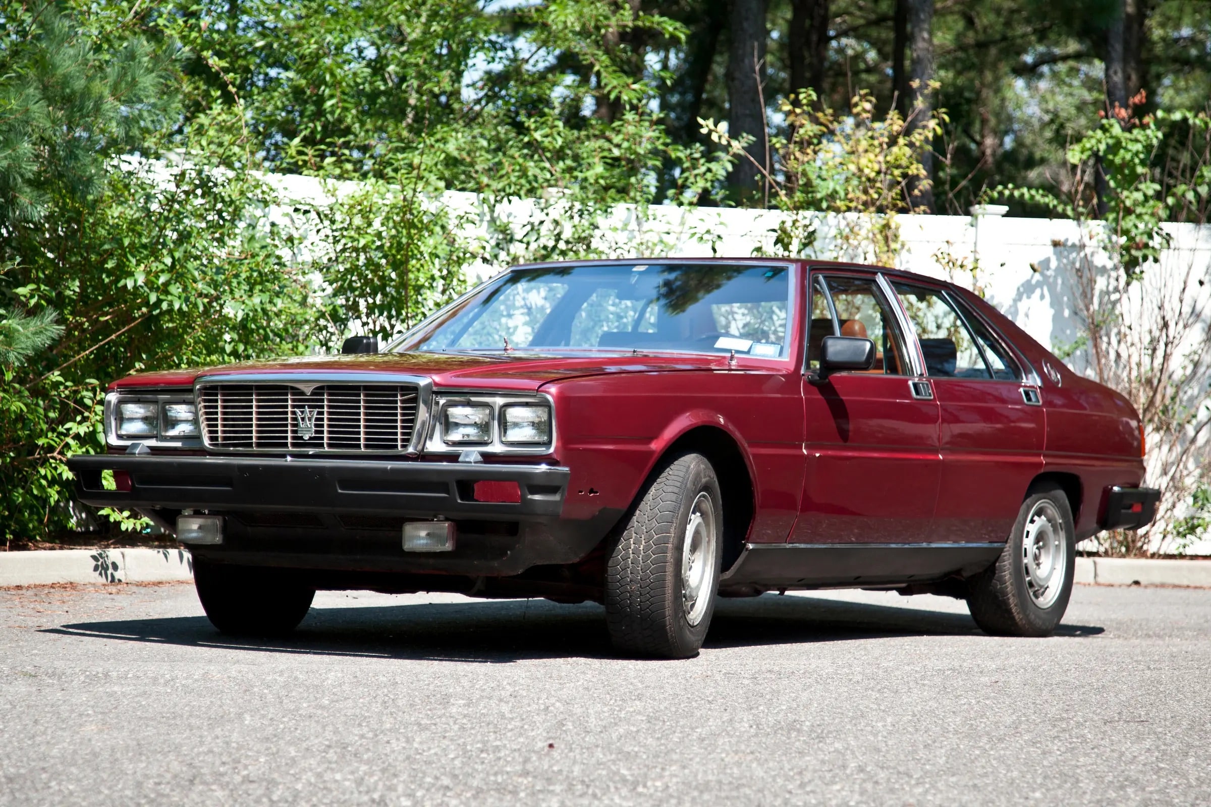 Cult Scale 1:18 Maserati Quattroporte III Red 1979-1985 (CML159-2) Limited Edition Resin Model 2 image 2