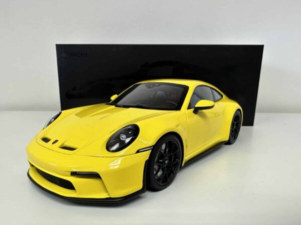 minichamps - 1:18 porsche 911 gt3 touring yellow (2022)