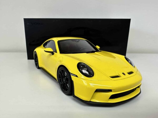 minichamps - 1:18 porsche 911 gt3 touring yellow (2022)