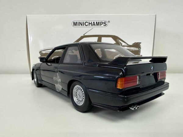 minichamps - 1:18 bmw m3 (e30) - 1987 - azul metalizado