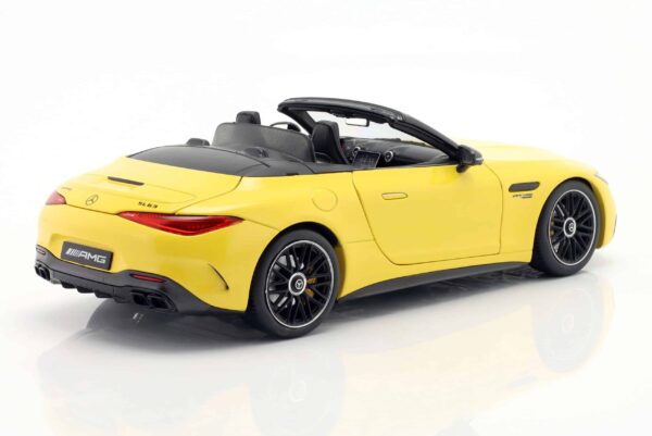 iScale - 1:18 Mercedes-AMG SL 63 AMG 4Matic Sunbathe Yellow - Limited Edition Diecast Model 10 iScale - 1:18 Mercedes-AMG SL 63 AMG 4Matic Sunbathe Yellow - Limited Edition Diecast Model