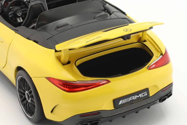 iScale - 1:18 Mercedes-AMG SL 63 AMG 4Matic Sunbathe Yellow - Limited Edition Diecast Model 14 iScale - 1:18 Mercedes-AMG SL 63 AMG 4Matic Sunbathe Yellow - Limited Edition Diecast Model