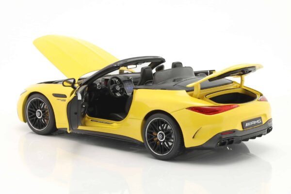 iScale - 1:18 Mercedes-AMG SL 63 AMG 4Matic Sunbathe Yellow - Limited Edition Diecast Model 11 iScale - 1:18 Mercedes-AMG SL 63 AMG 4Matic Sunbathe Yellow - Limited Edition Diecast Model