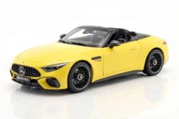 iScale - 1:18 Mercedes-AMG SL 63 AMG 4Matic Sunbathe Yellow - Limited Edition Diecast Model
