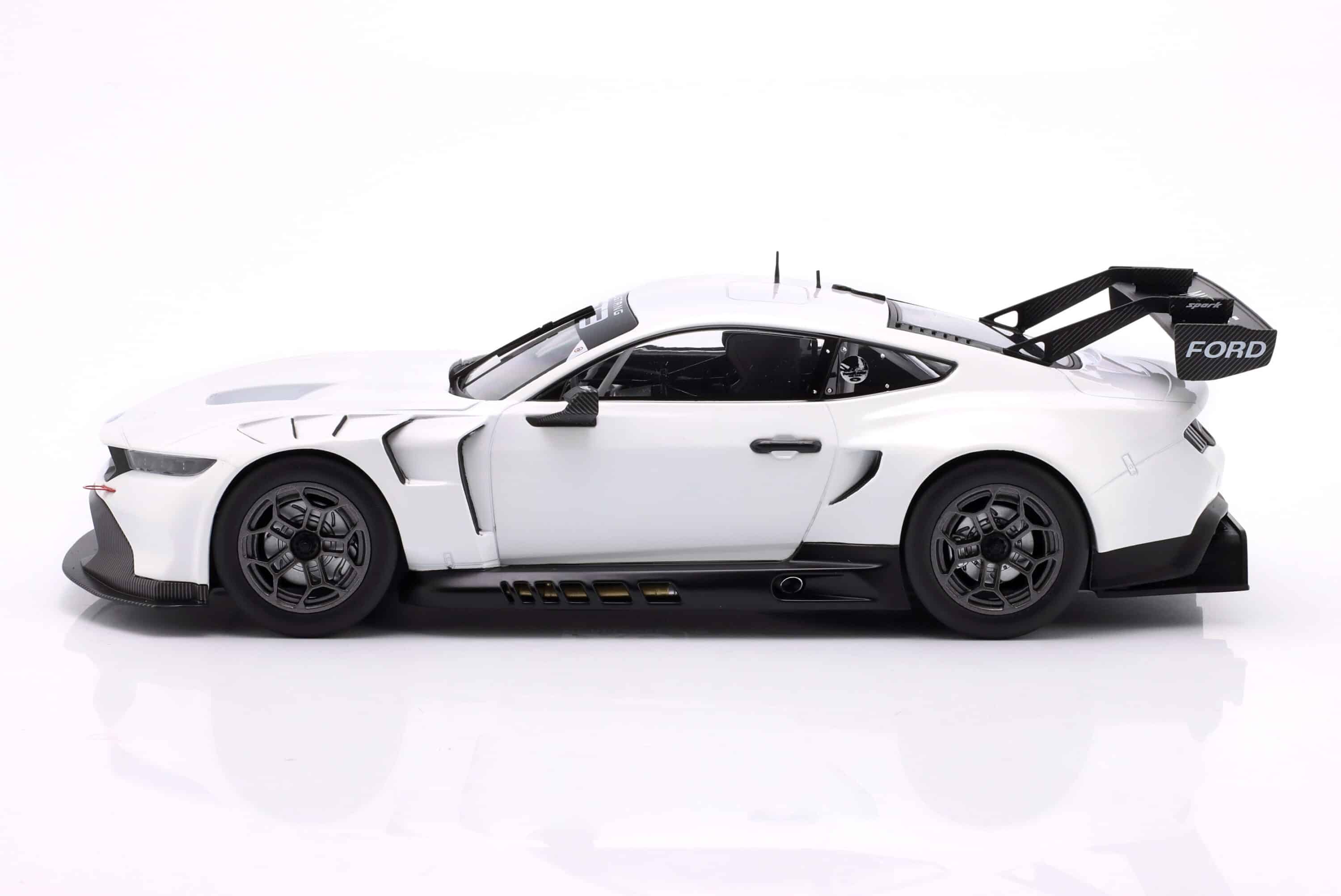 Ixo 1:18 Ford Mustang GT3 Racing Spec Plain Body Version White 2024 (LEGTMUS-LM24WHT) Diecast Model 5 Ixo 1:18 Ford Mustang GT3 Racing Spec Plain Body Version White 2024 (LEGTMUS-LM24WHT) Diecast Model