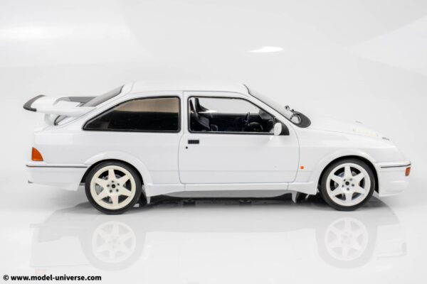 Ixo - 1:18 Ford Sierra RS Cosworth White (1988) - Diecast Model 21 Ixo - 1:18 Ford Sierra RS Cosworth White (1988) - Diecast Model