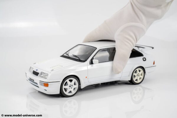 Ixo - 1:18 Ford Sierra RS Cosworth White (1988) - Diecast Model 15 Ixo - 1:18 Ford Sierra RS Cosworth White (1988) - Diecast Model