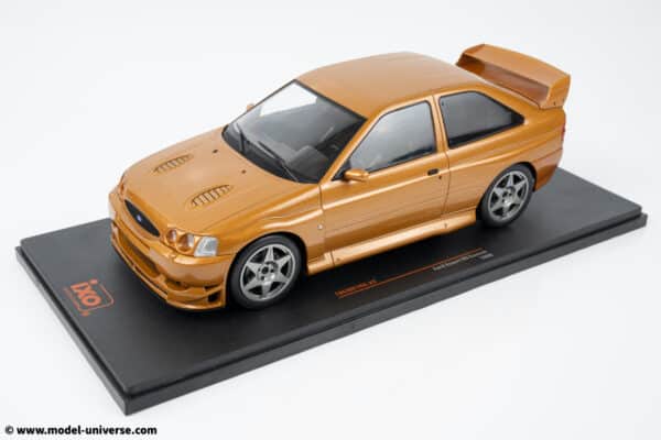 Ixo - 1:18 Ford Escort WRC 1998 Gold Metallic - Diecast Model