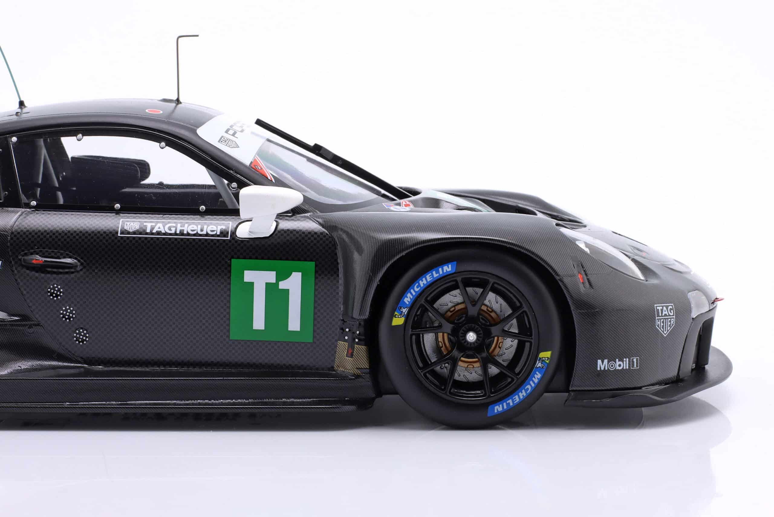 Ixo - 1:18 Porsche 911 RSR No.T1 Testcar Black - Diecast Model 7 Ixo - 1:18 Porsche 911 RSR No.T1 Testcar Black - Diecast Model