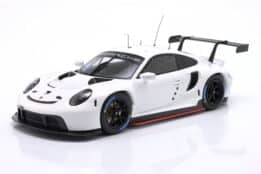 ixo_1_18_porsche_911_rsr_plain_body_edition_weiss_ 2