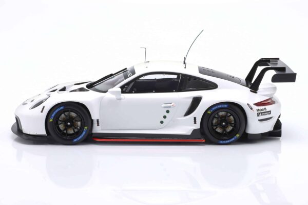 Ixo - 1:18 Porsche 911 RSR Plain Body Edition White - Diecast Model 10 ixo_1_18_porsche_911_rsr_plain_body_edition_weiss_ 4