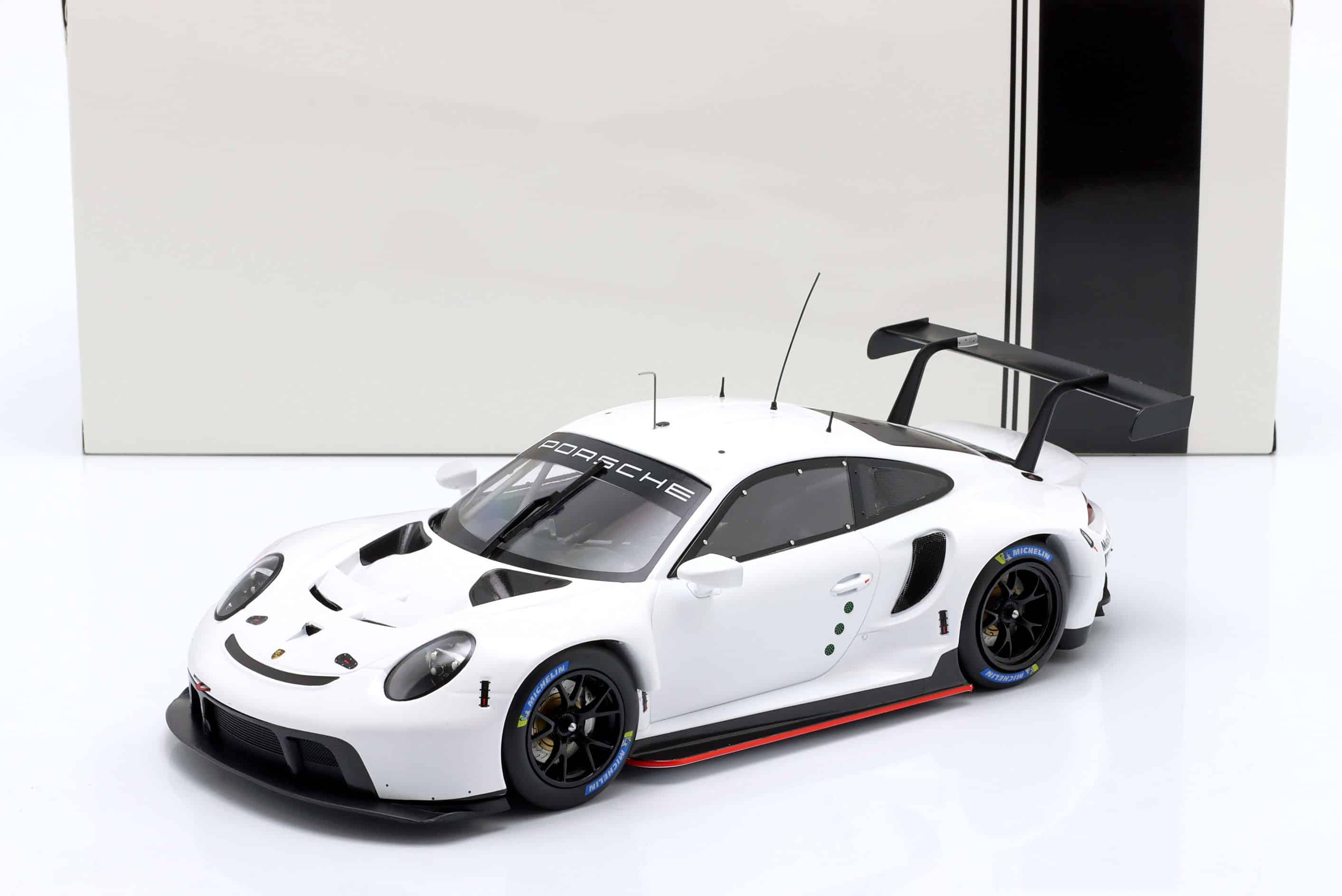 Ixo - 1:18 Porsche 911 RSR Plain Body Edition White - Diecast Model