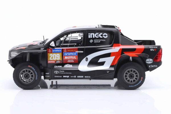 Ixo - 1:18 Toyota GR DKR Hilux Evo No.209 Dakar Rally 2024 - de Villiers, Murphy - Diecast Model 7 Ixo - 1:18 Toyota GR DKR Hilux Evo No.209 Dakar Rally 2024 - de Villiers, Murphy - Diecast Model