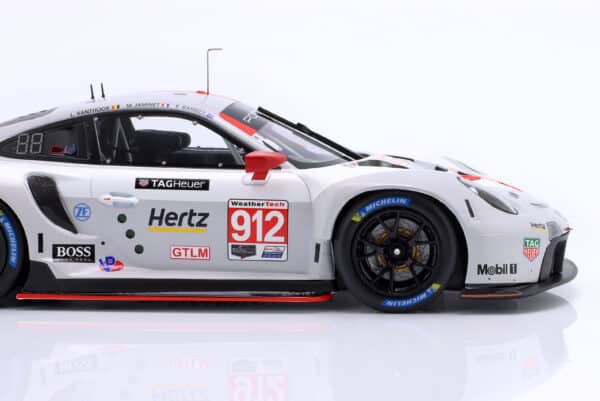 1:18 Porsche 911 RSR No.912 24h Daytona 2020 2nd GTLM Class - Diecast Model by Ixo - Image 6