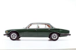 Jaguar xj6 1982 green 1:18 diecast model LS Collectibles