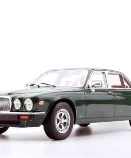 Jaguar xj6 1982 green 1:18 diecast model LS Collectibles