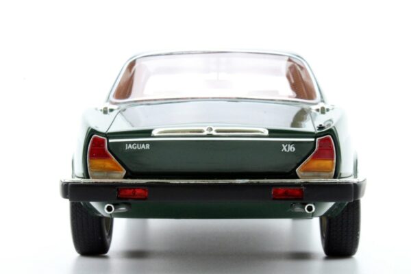 Jaguar xj6 1982 green 1:18 diecast model LS Collectibles