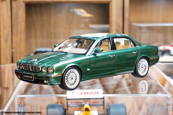 Almost Real - 1:18 Jaguar XJ6 (X350) Racing Green - Limited Edition Diecast Model 12 Almost Real - 1:18 Jaguar XJ6 (X350) Racing Green - Limited Edition Diecast Model