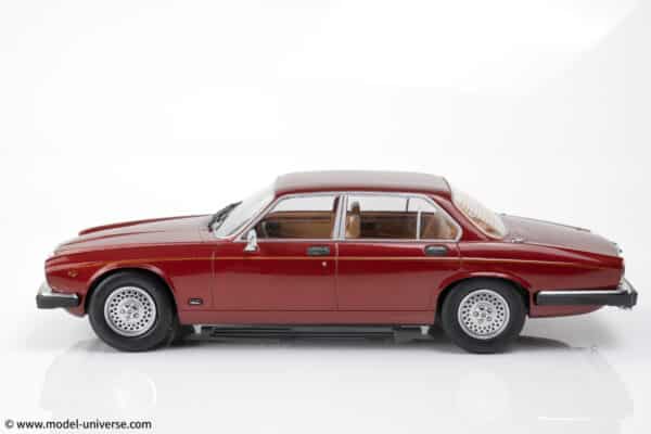 MCG - 1:18 Jaguar XJ6 Series III Dark Red Metallic 1979 - Diecast Model