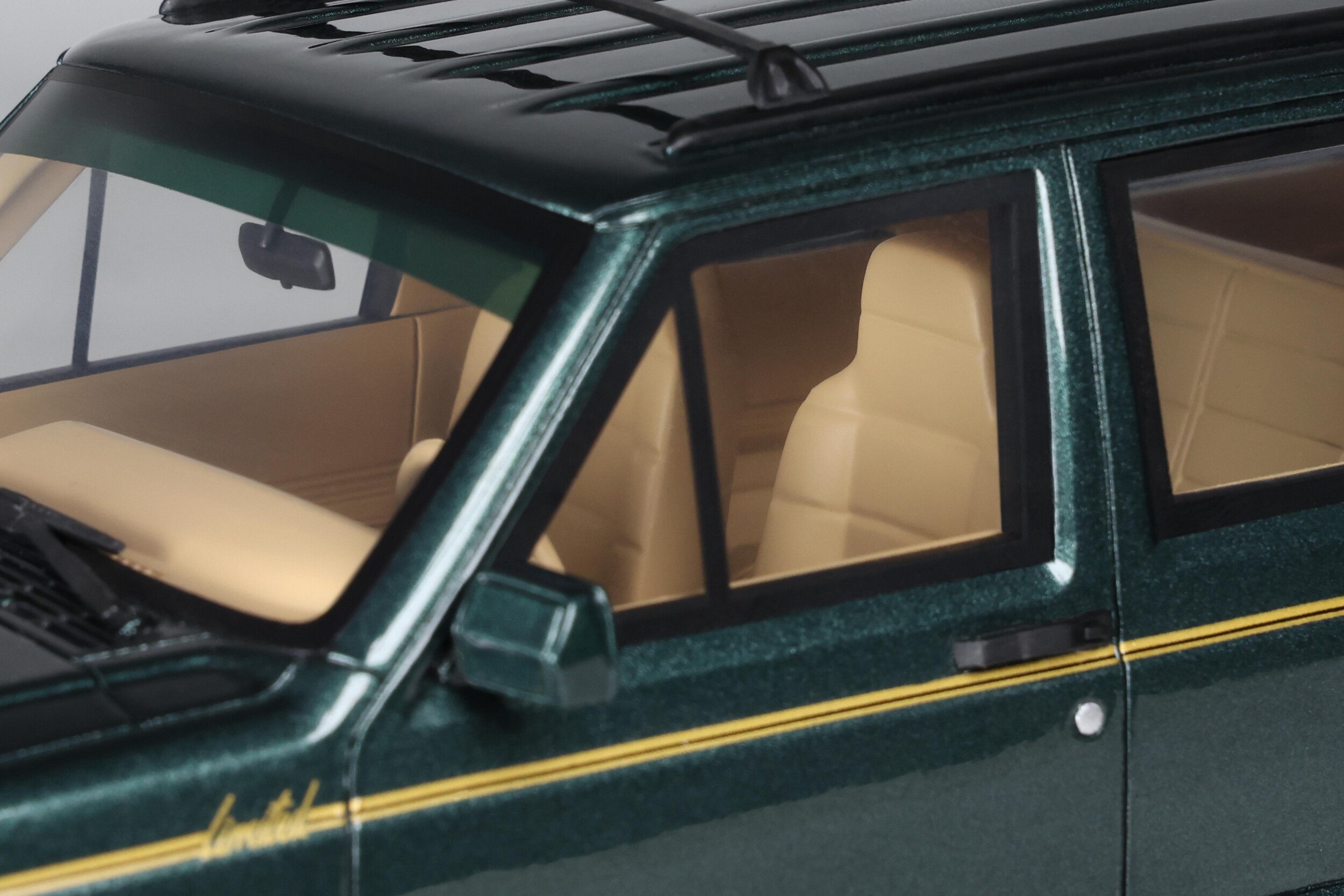 Otto Mobile 1:18 Jeep Cherokee XJ Limited Hunter Green 1995 (OT1204) Limited Edition Resin Model 11 Otto Mobile 1:18 Jeep Cherokee XJ Limited Hunter Green 1995 (OT1204) Limited Edition Resin Model - Image 11