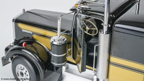 Road Kings - 1:18 Kenworth W900 Gold/Black from "Smokey and the Bandit" - Diecast Model