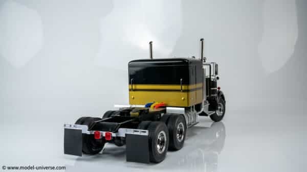 Road Kings - 1:18 Kenworth W900 Gold/Black from "Smokey and the Bandit" - Diecast Model