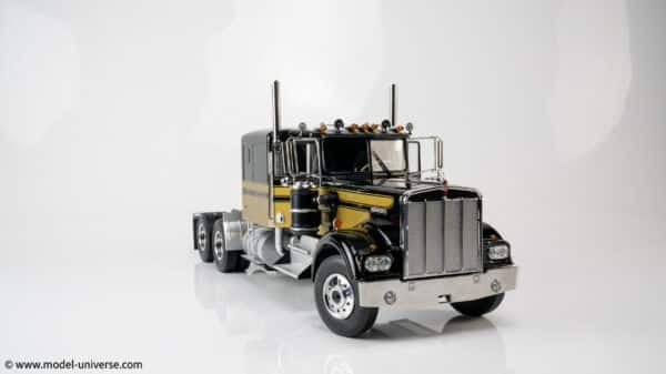 Road Kings - 1:18 Kenworth W900 Gold/Black from "Smokey and the Bandit" - Diecast Model