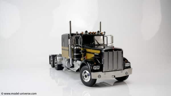 Road Kings - 1:18 Kenworth W900 Gold/Black from "Smokey and the Bandit" - Diecast Model