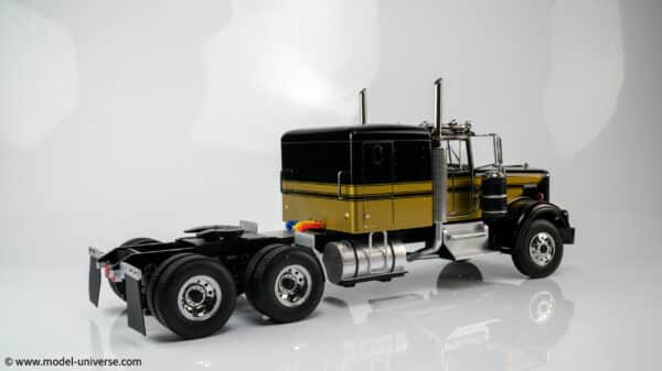 Road Kings - 1:18 Kenworth W900 Gold/Black from "Smokey and the Bandit" - Diecast Model