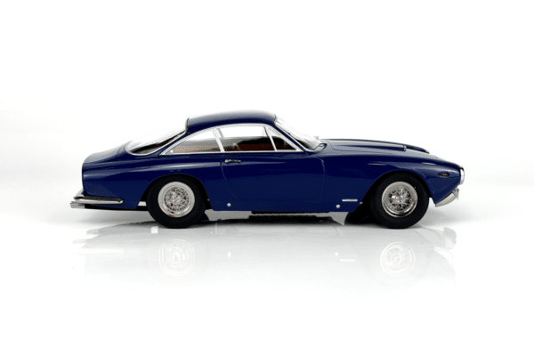 KK Scale 1:18 Ferrari 250 Berlinetta GT Lusso Blue 1962 (KKDC181024) Diecast Model 18 KK Scale 1:18 Ferrari 250 Berlinetta GT Lusso Blue 1962 (KKDC181024) Diecast Model