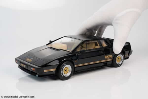 KK Scale - 1:18 Lotus Esprit Turbo 1981 Black / Gold - Diecast Model