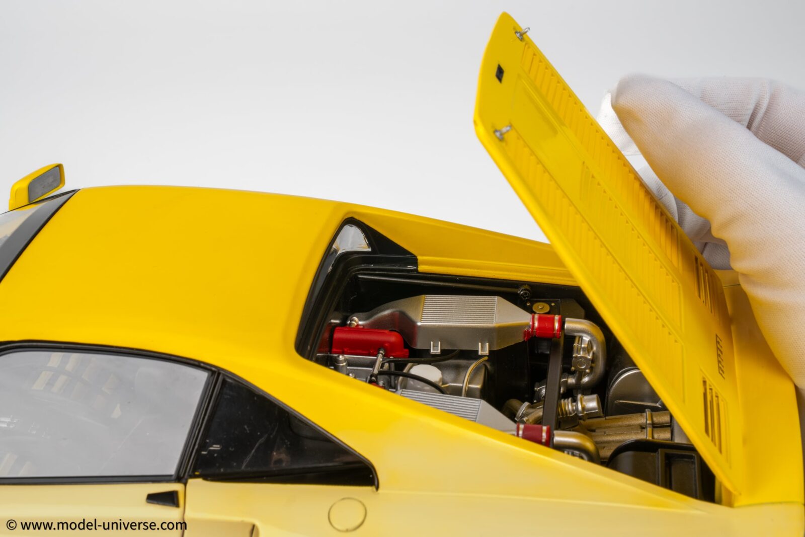 KK Scale - 1:12 Ferrari 288 GTO 1984 Yellow - Diecast Model