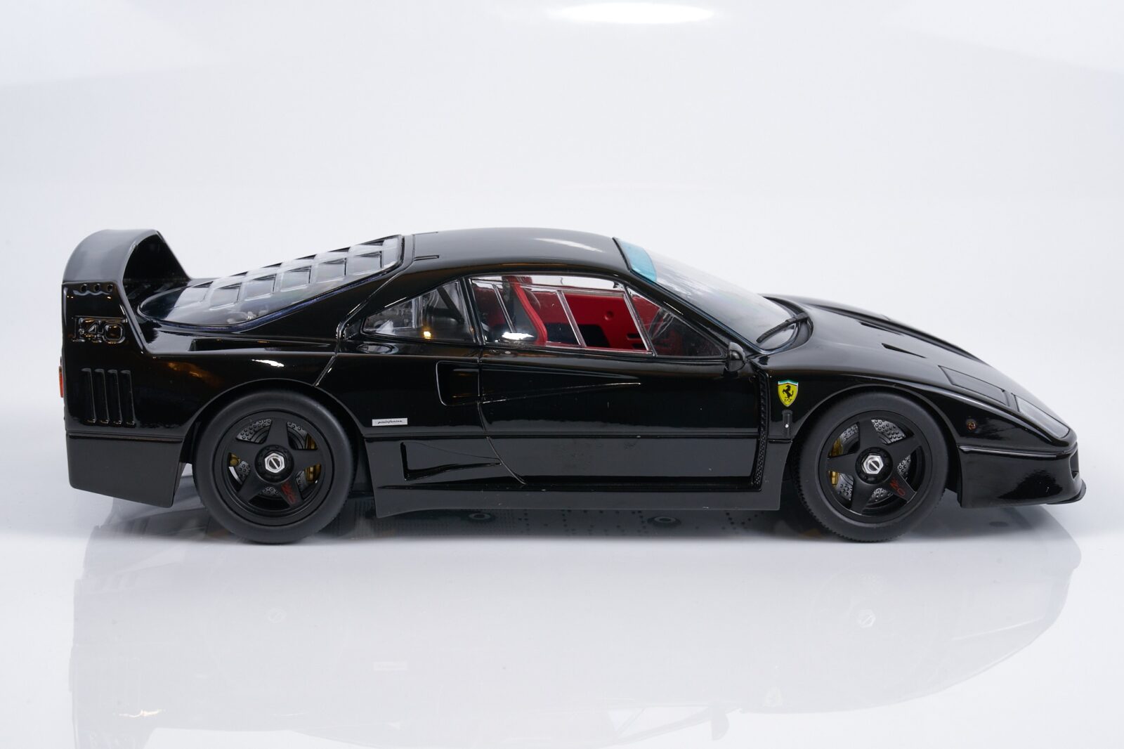KK Scale - 1:18 Ferrari F40 Lightweight (1990) Black