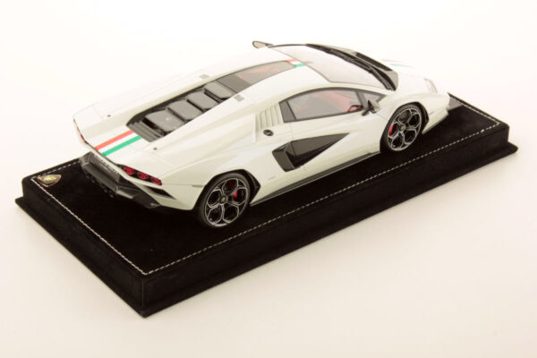Diecast Model Shop - Model Universe 57 Alternative view of MR Collection 1:18 Lamborghini Countach LPI 800-4 2021 Italian Flag Livery (LAMBO052SE9) Limited Edition Resin Model
