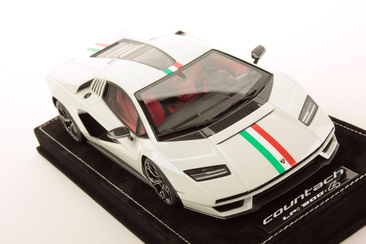 MR Collection 1:18 Lamborghini Countach LPI 800-4 2021 Italian Flag Livery (LAMBO052SE9) Limited Edition Resin Model 3 MR Collection 1:18 Lamborghini Countach LPI 800-4 2021 Italian Flag Livery (LAMBO052SE9) Limited Edition Resin Model - Image 3
