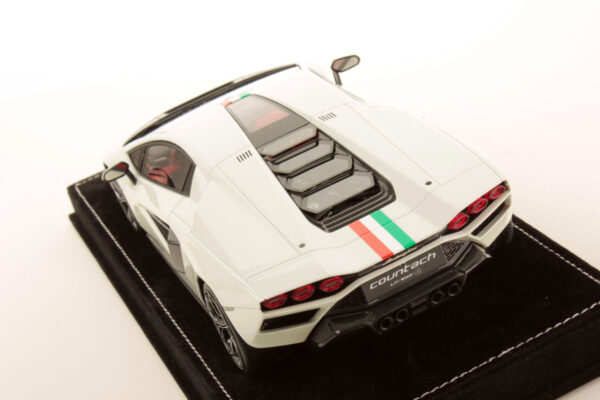 MR Collection 1:18 Lamborghini Countach LPI 800-4 2021 Italian Flag Livery (LAMBO052SE9) Limited Edition Resin Model 9 MR Collection 1:18 Lamborghini Countach LPI 800-4 2021 Italian Flag Livery (LAMBO052SE9) Limited Edition Resin Model