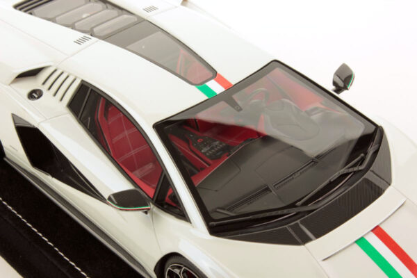 MR Collection 1:18 Lamborghini Countach LPI 800-4 2021 Italian Flag Livery (LAMBO052SE9) Limited Edition Resin Model 11 MR Collection 1:18 Lamborghini Countach LPI 800-4 2021 Italian Flag Livery (LAMBO052SE9) Limited Edition Resin Model