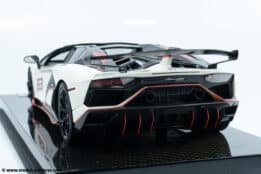 Runner - 1:18 Lamborghini Aventador Roadster SVJ No.63 White - Limited Edition Resin Model